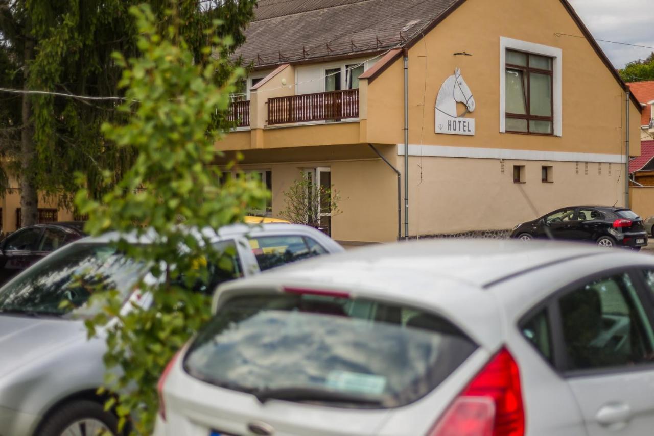 Lipicai Hotel Es Etterem Szilvásvárad 외부 사진