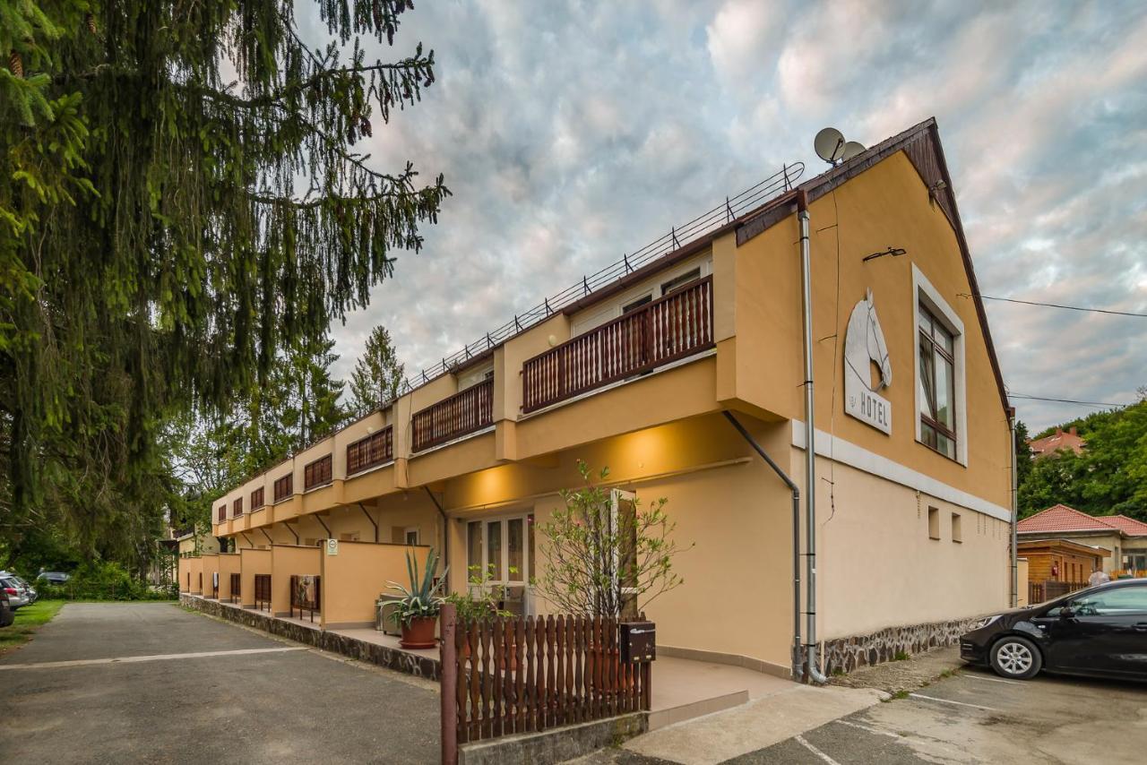 Lipicai Hotel Es Etterem Szilvásvárad 외부 사진