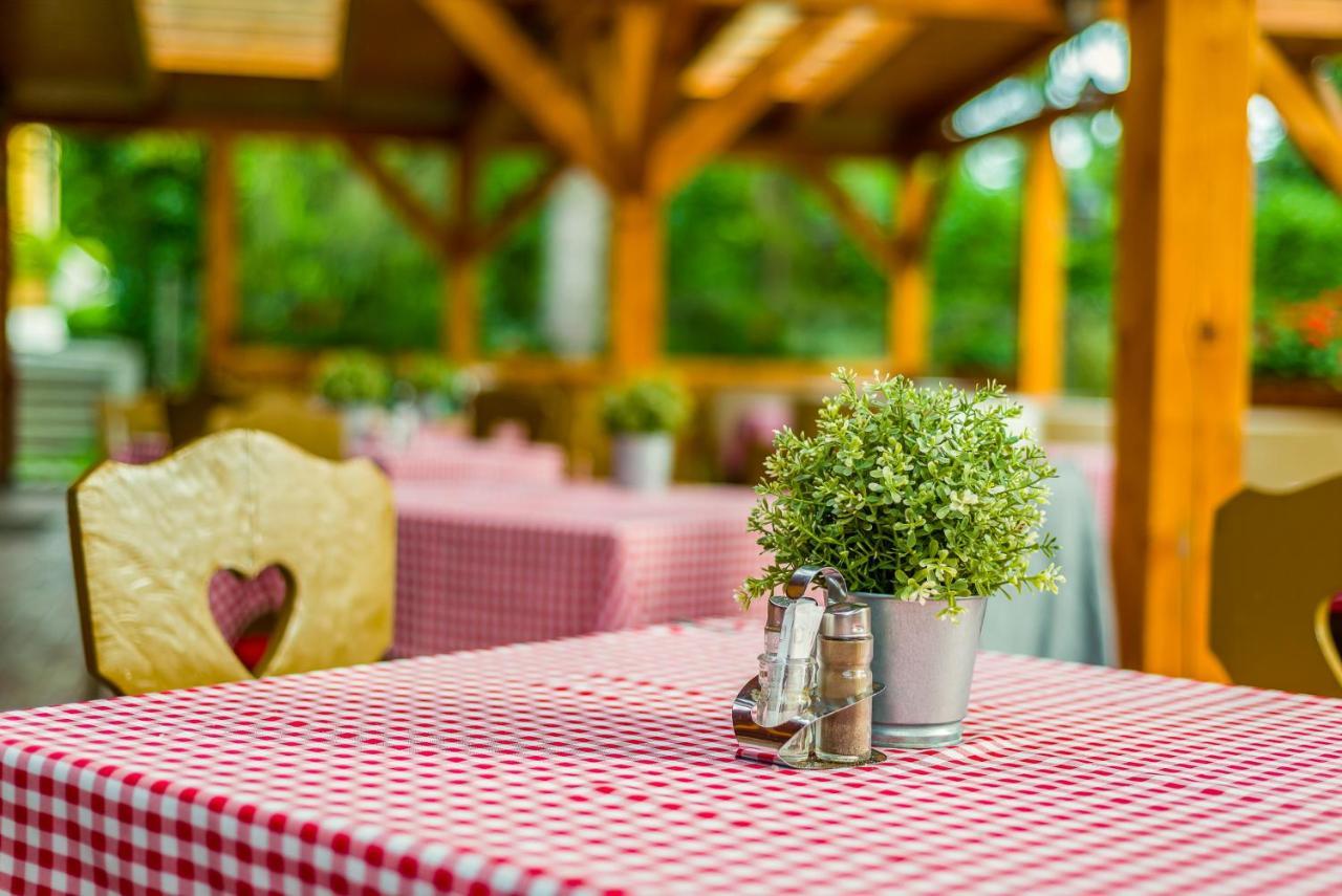 Lipicai Hotel Es Etterem Szilvásvárad 외부 사진