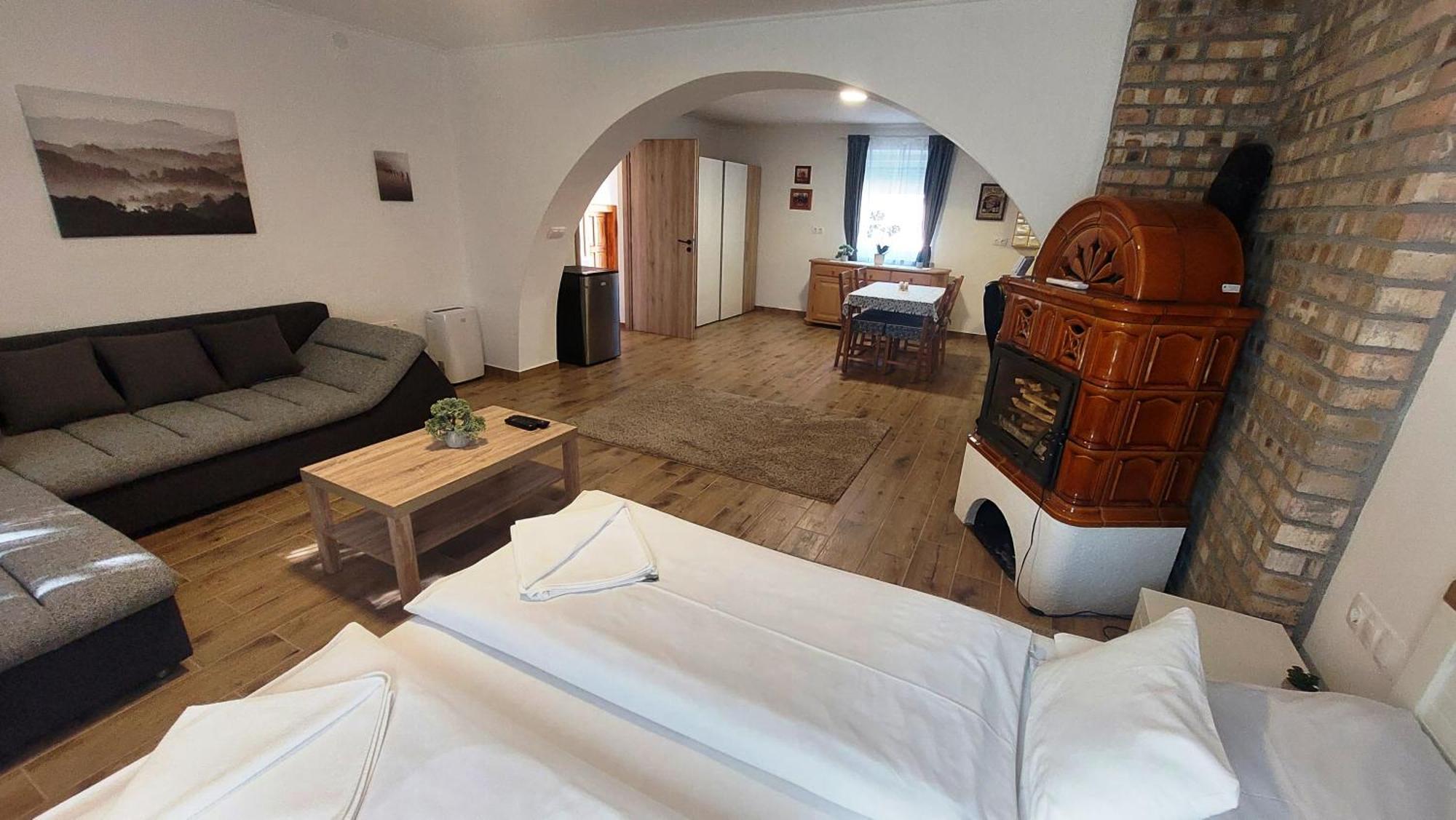 Lipicai Hotel Es Etterem Szilvásvárad 외부 사진